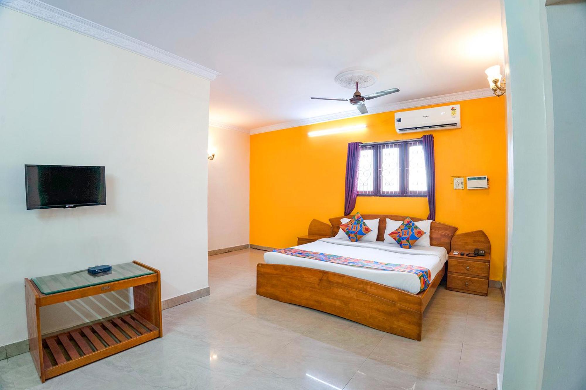 Fabhotel Tree Service T Nagar - Near Mambalam Railway Station Hotel